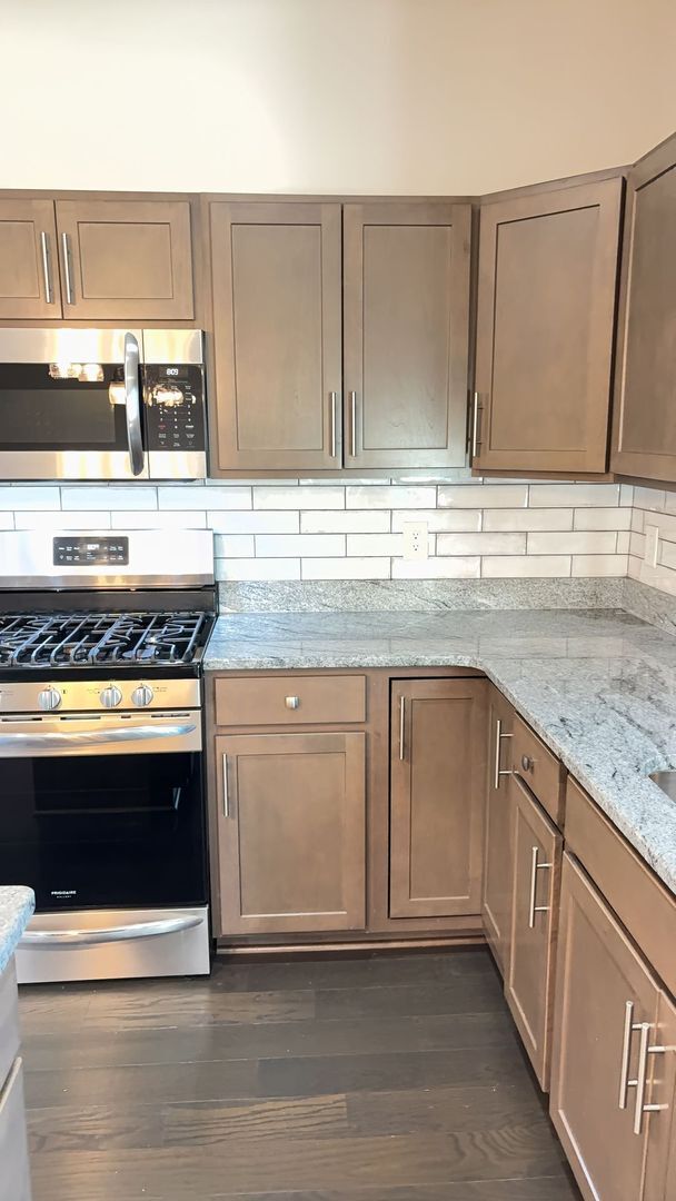 Building Photo - AVAILABLE NOW!! Beautiful 4 bd in Cambridg...