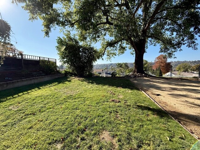 Building Photo - 6856 Newberry St