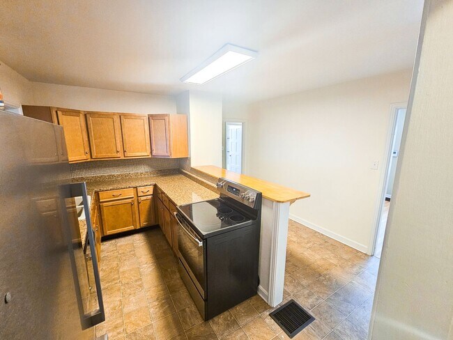 Building Photo - 5352 Crittenden Ave