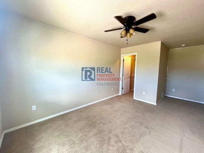 Building Photo - 10776 Forest Creek Dr