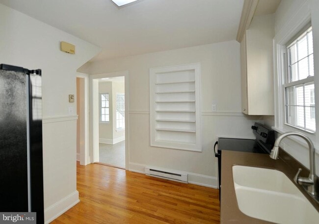 Building Photo - 31 W Whitlock Ave