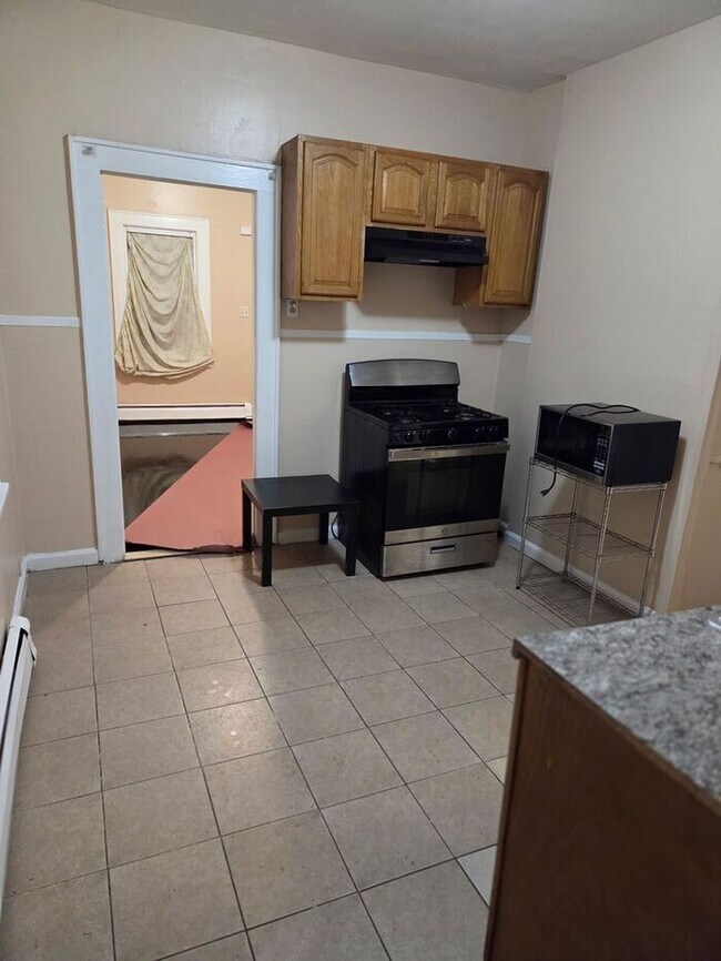 Building Photo - 24 Valley St