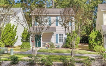 Building Photo - Charming 3 Bed, 2 Bath Home in Wilmington, NC - Must See! Viewings will begin December 8, 2025 wi...