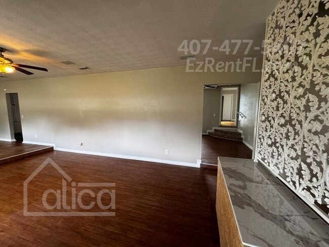 Building Photo - 1550 Starwan Rd E