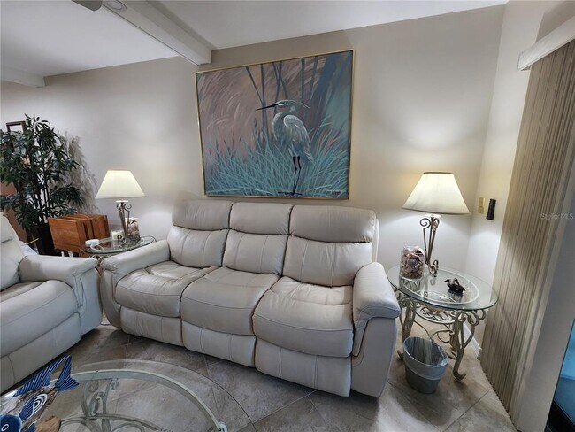 Building Photo - 6361 Bahia Del Mar Blvd S