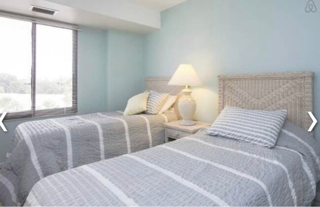 Building Photo - 400 20th Ave N