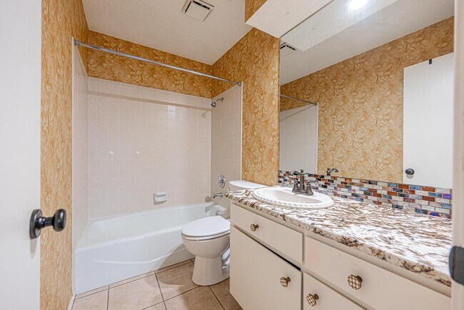 Building Photo - 105 Quail Run