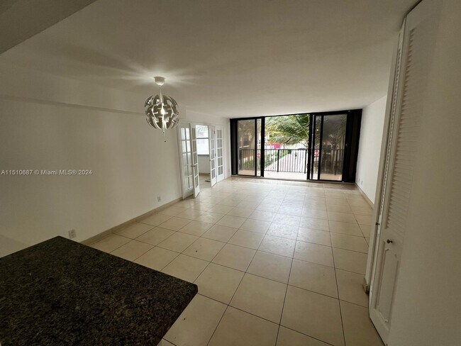 Primary Photo - 2201 S Ocean Dr