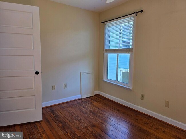 Building Photo - 1408 Caroline St