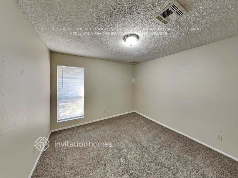 Building Photo - 7748 W Cherry Hills Dr