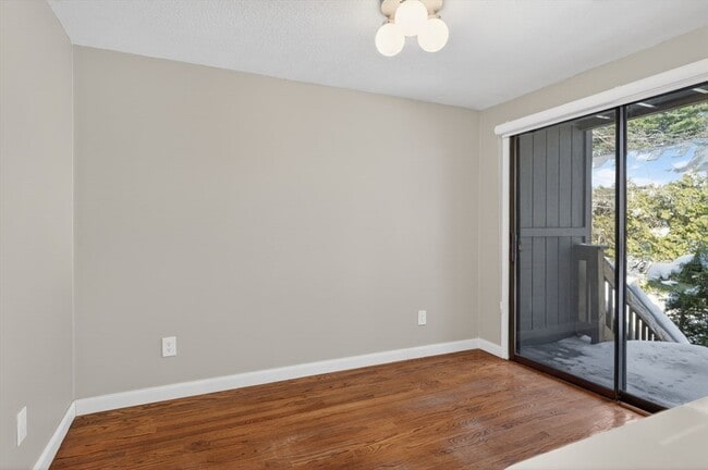 Building Photo - 77 Wilson St