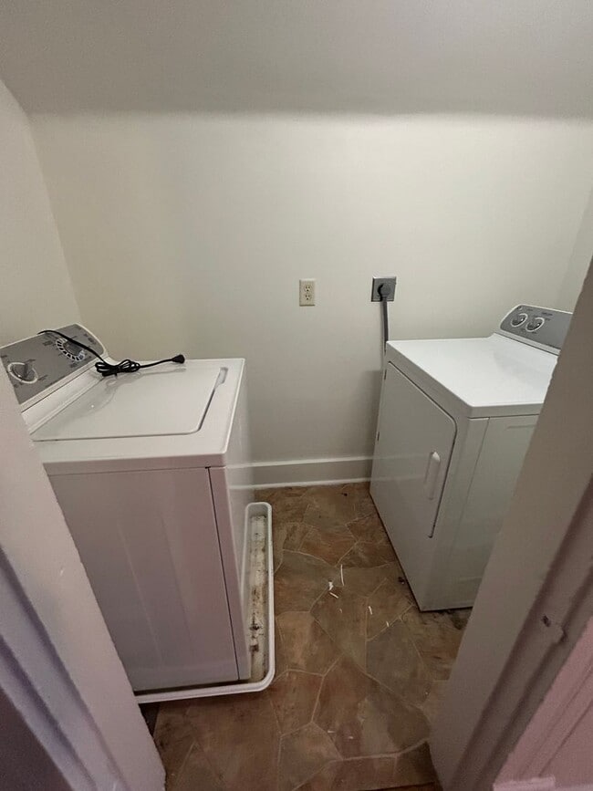 Building Photo - Market Street