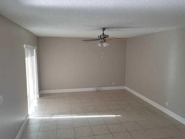 Building Photo - 2184 White Pine Cir
