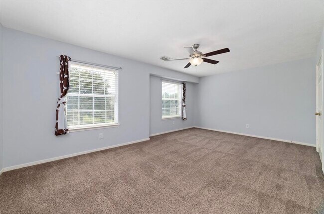 Building Photo - 2218 Laurel Birch Dr