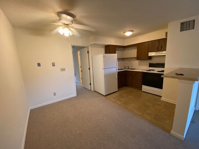 Interior Photo - 307 & 311 W. Birch