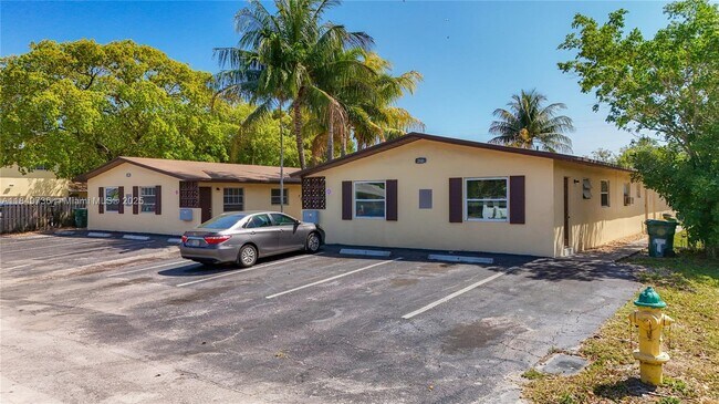 Building Photo - 260 NW 40th Ct