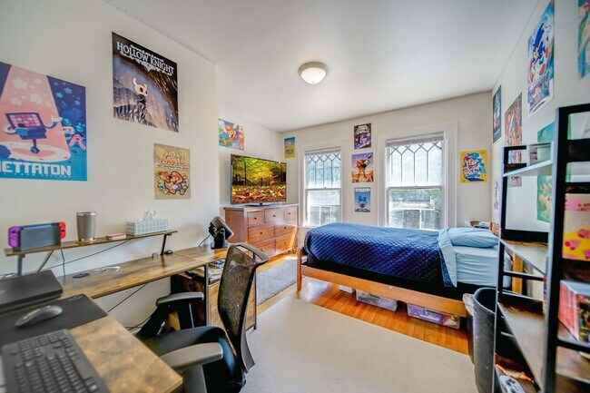 Building Photo - Charming 5-Bedroom Home with Exposed Brick and Modern Upgrades