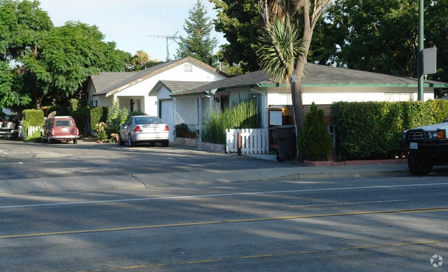 Primary Photo - 638 N Whisman Rd
