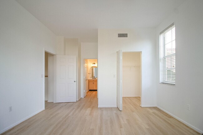 Building Photo - 11730 St Andrews Place