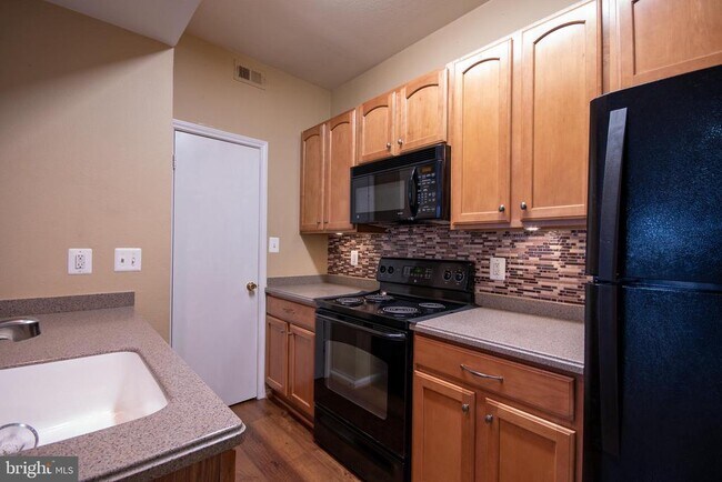 Building Photo - 12162 Penderview Ln