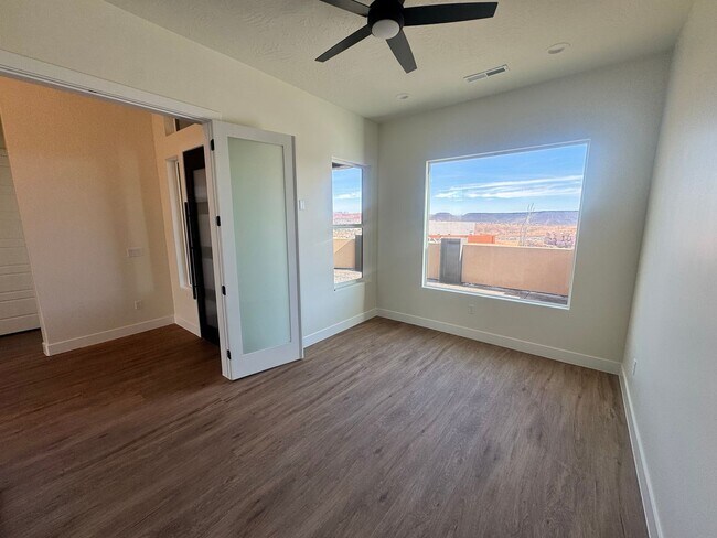 Building Photo - Beautiful Single-Level Home with Trail Access & Stunning Views!!!