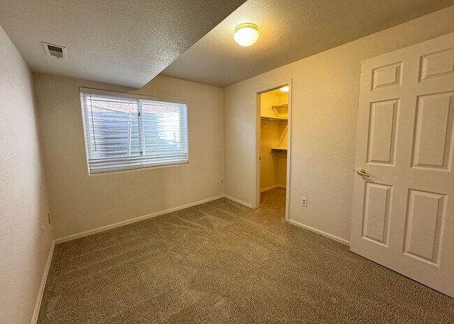 Building Photo - 6913 Yellowpine Dr