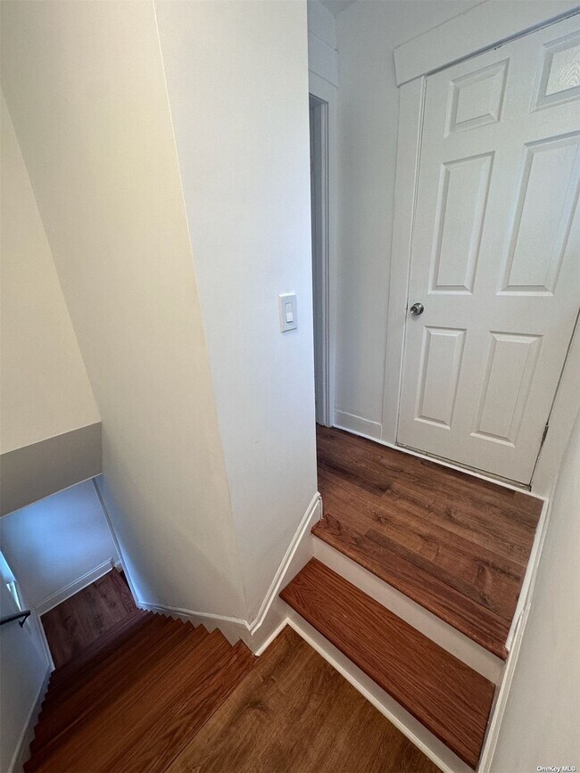 Building Photo - 89 N Forest Ave