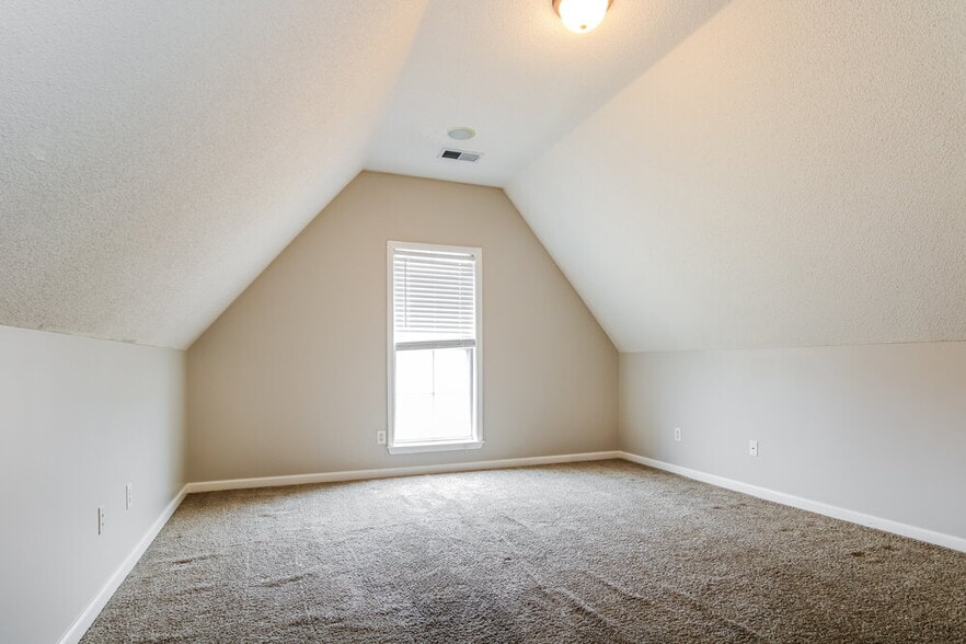 Building Photo - 5327 Brookwater Cove S