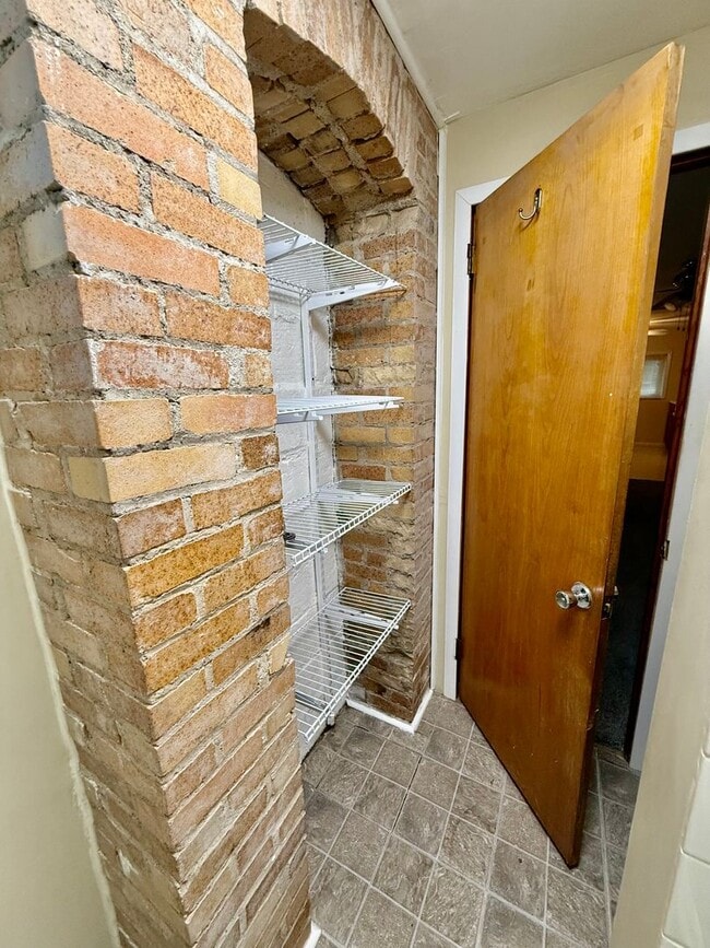 Building Photo - Hopewell - Near 5 Points - 2 Bedroom - 2 B...