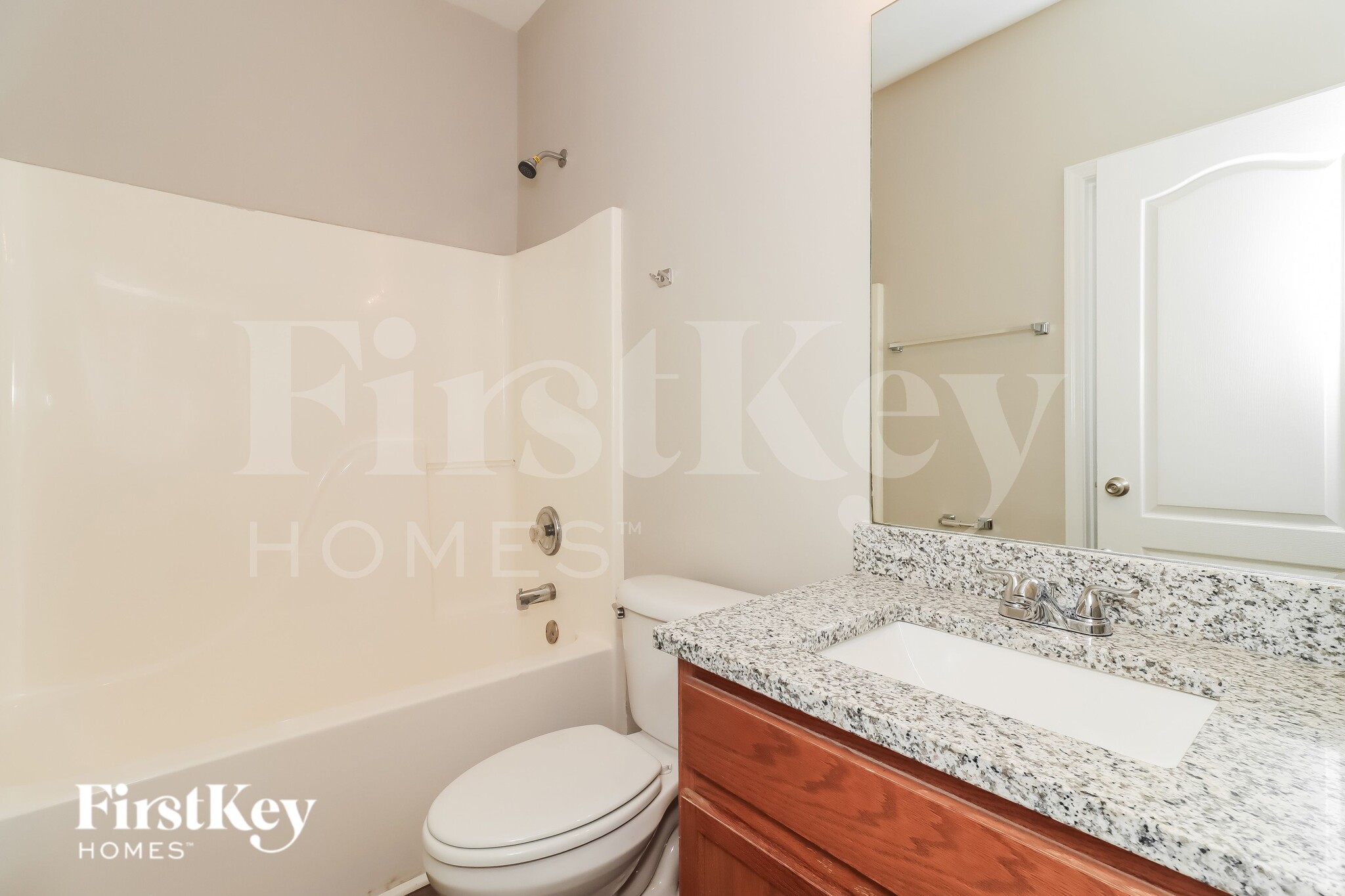 Building Photo - 528 Valleyside Dr