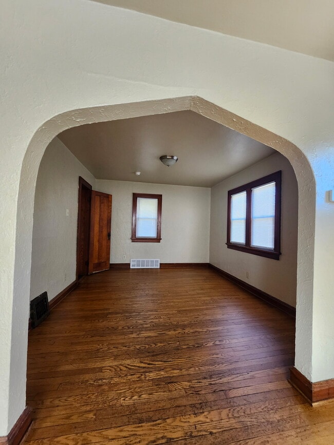 Building Photo - 5923 N 38th St