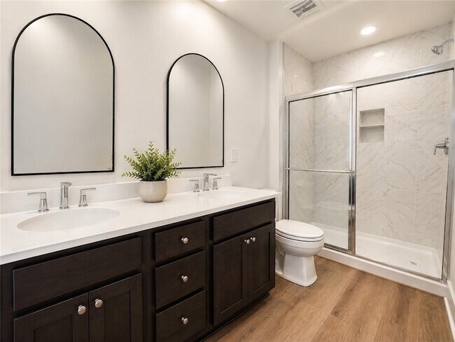 Building Photo - 307 Palisade Wy