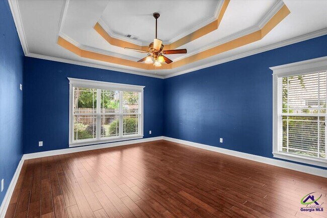 Building Photo - 300 Cheshire Dr