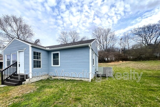 Building Photo - 318 Main Rd