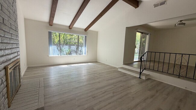 Building Photo - 7737 Southcliff Dr
