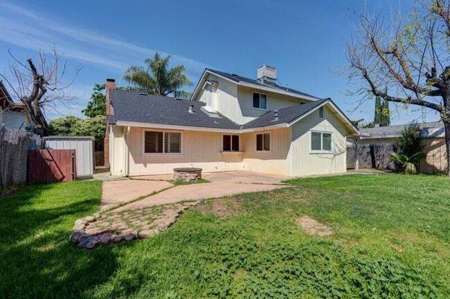 Building Photo - 2768 Saratoga Ave