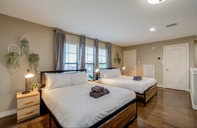 Building Photo - 4001 Dallas St