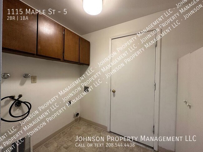 Building Photo - 1115 Maple St