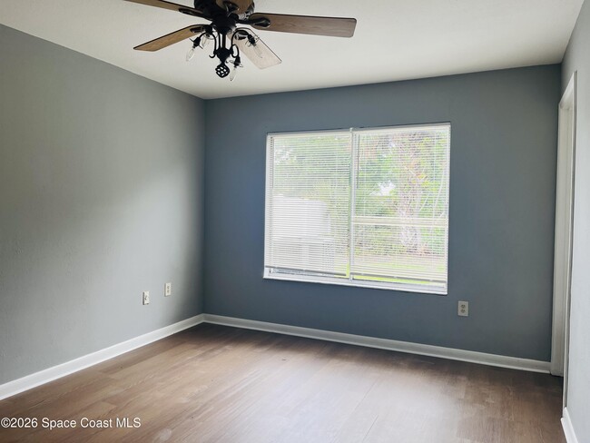 Building Photo - 217 Manth Ave