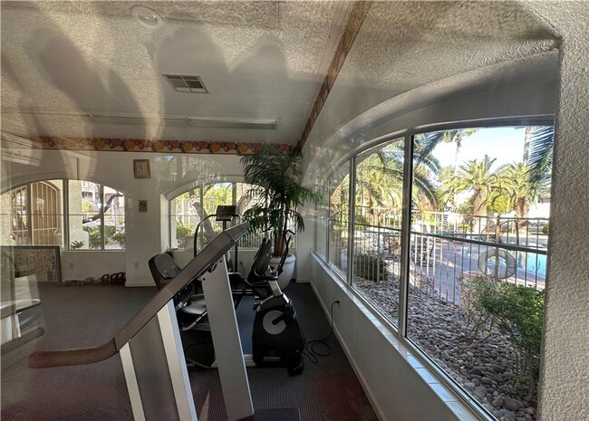 Building Photo - 6480 Annie Oakley Dr