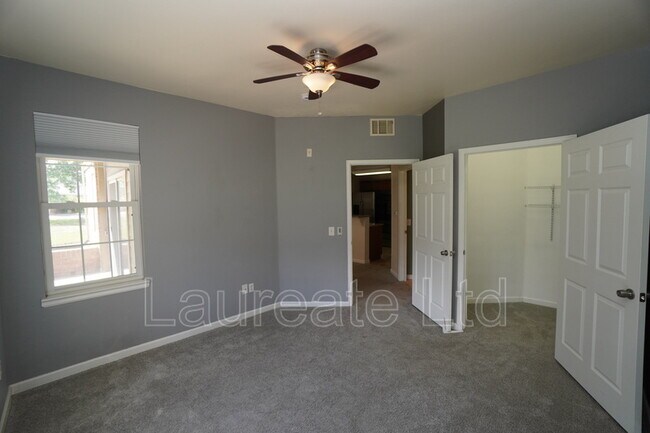 Building Photo - 12764 Ironstone Way