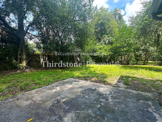 Building Photo - 8544 Oak Leaf Rd