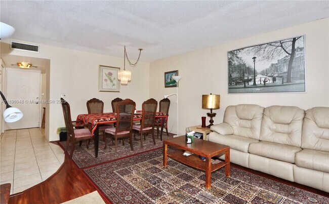 Building Photo - 3020 Marcos Dr