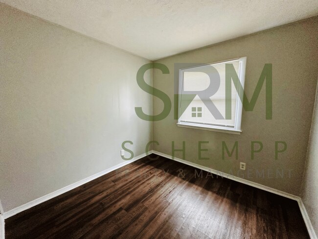 Building Photo - Updated 3BR in Okolona- Section 8 accepted