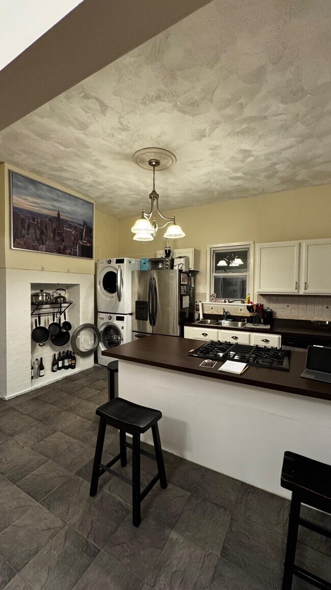 Building Photo - 311 Monastery Pl