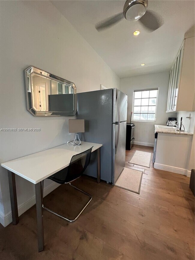 Building Photo - 439 15th St