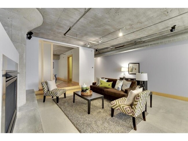 Building Photo - 525 N 3rd St