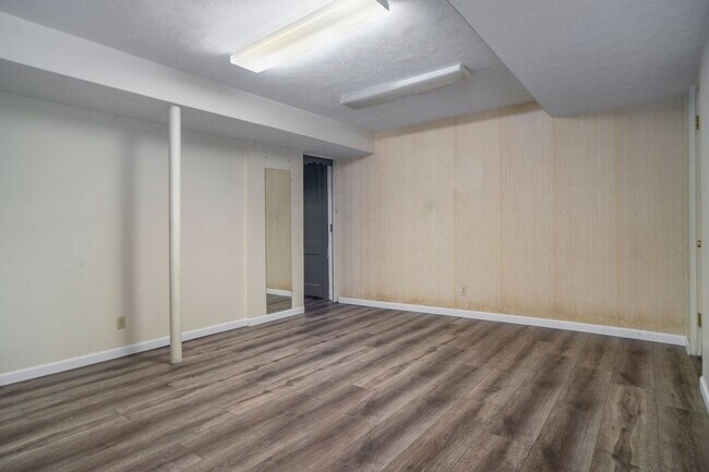 Building Photo - Updated 3 Bedroom Benson Home