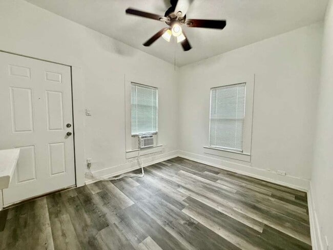 Building Photo - 222 Lowell St