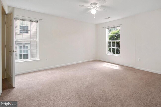 Building Photo - 502 Bradley Ct